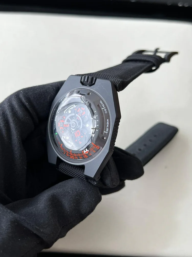Urwerk UR-Satellite UR-100 LE